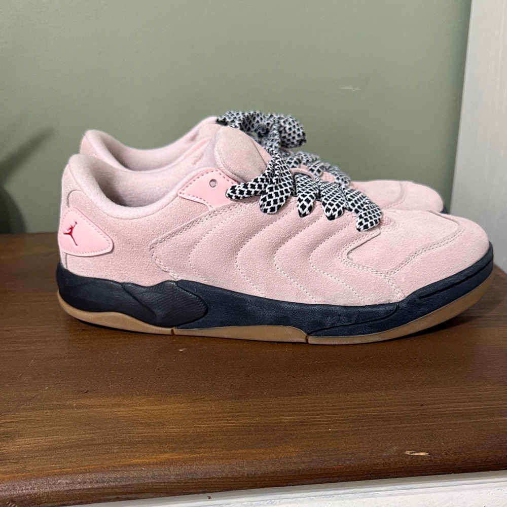 Jordan Session Atmosphere Sneakers. Mens size 10.5